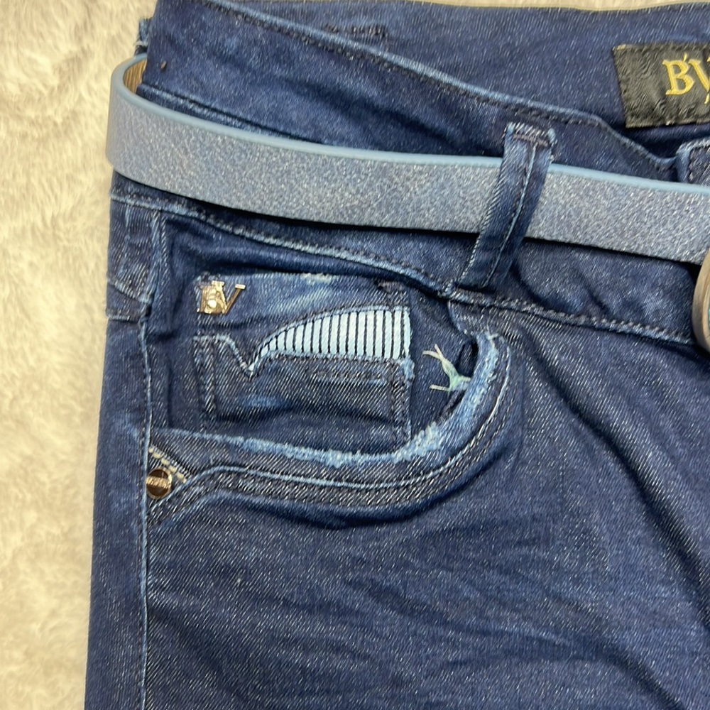 B’violet Jeans - Picture 3 of 7